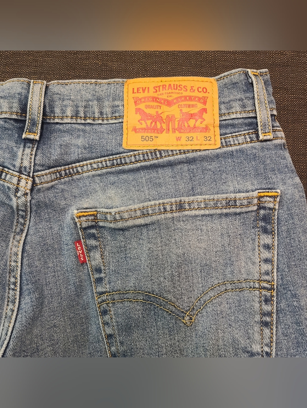 Levis 505 Jeans Mens 32x32 Blue Denim Regular Fit Straight Leg Medium Wash